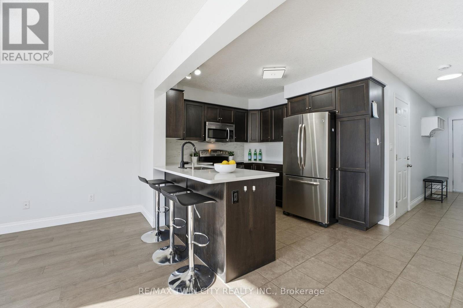 347 Vincent Drive, North Dumfries, Ontario N0B 1E0 - Photo 15 - X12598434