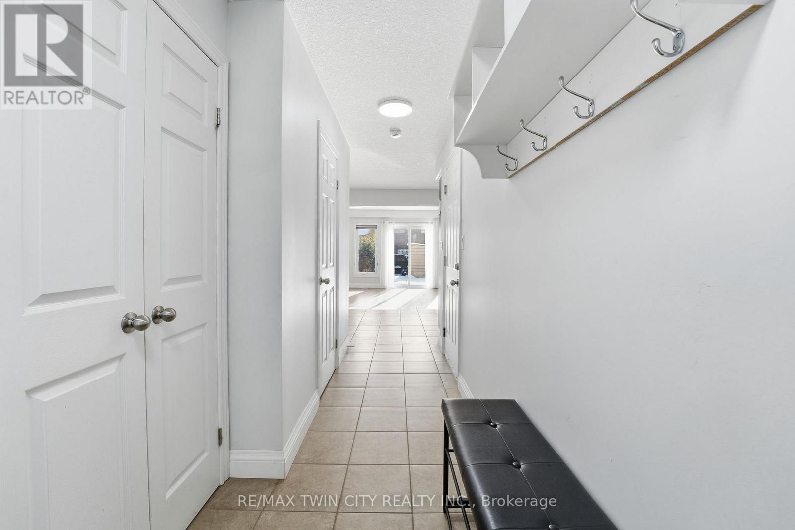 347 Vincent Drive, North Dumfries, Ontario N0B 1E0 - Photo 7 - X12598434