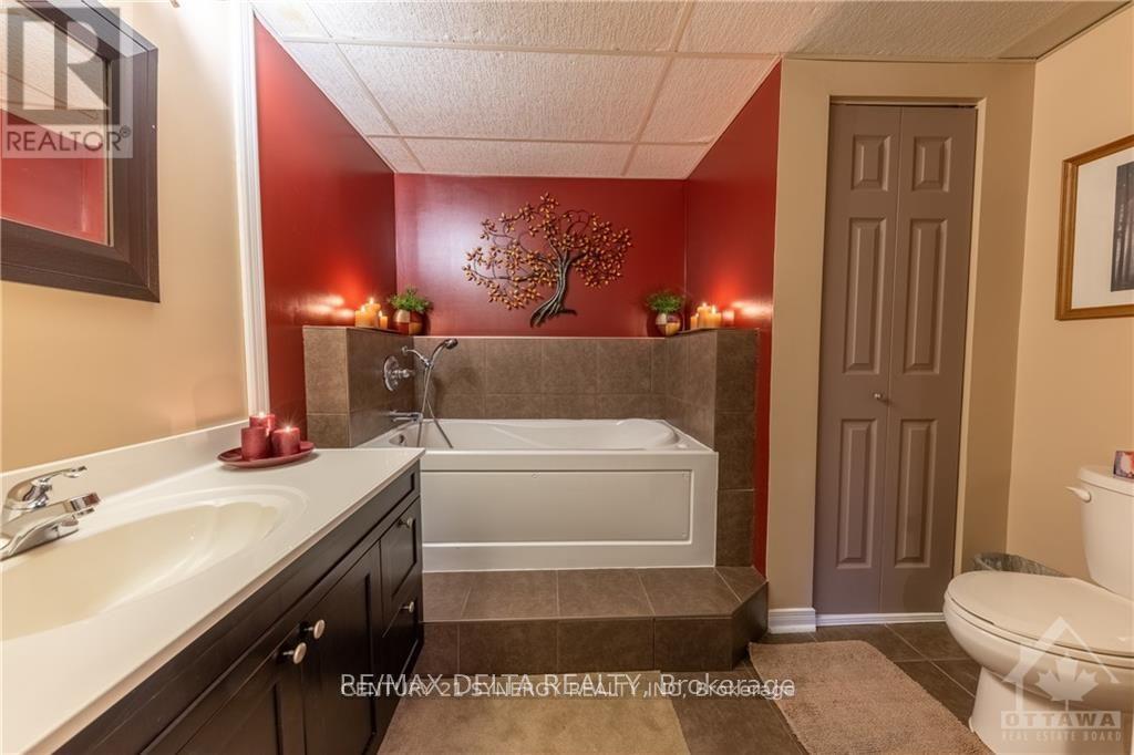 3641 Principale Street, Alfred And Plantagenet, Ontario K0A 3K0 - Photo 16 - X12598486