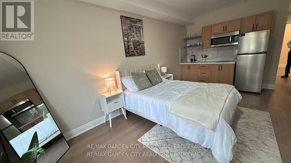 Commercial Unit - 7737 Lundy's Lane, Niagara Falls, Ontario  L2H 1H3 - Photo 23 - X12598578