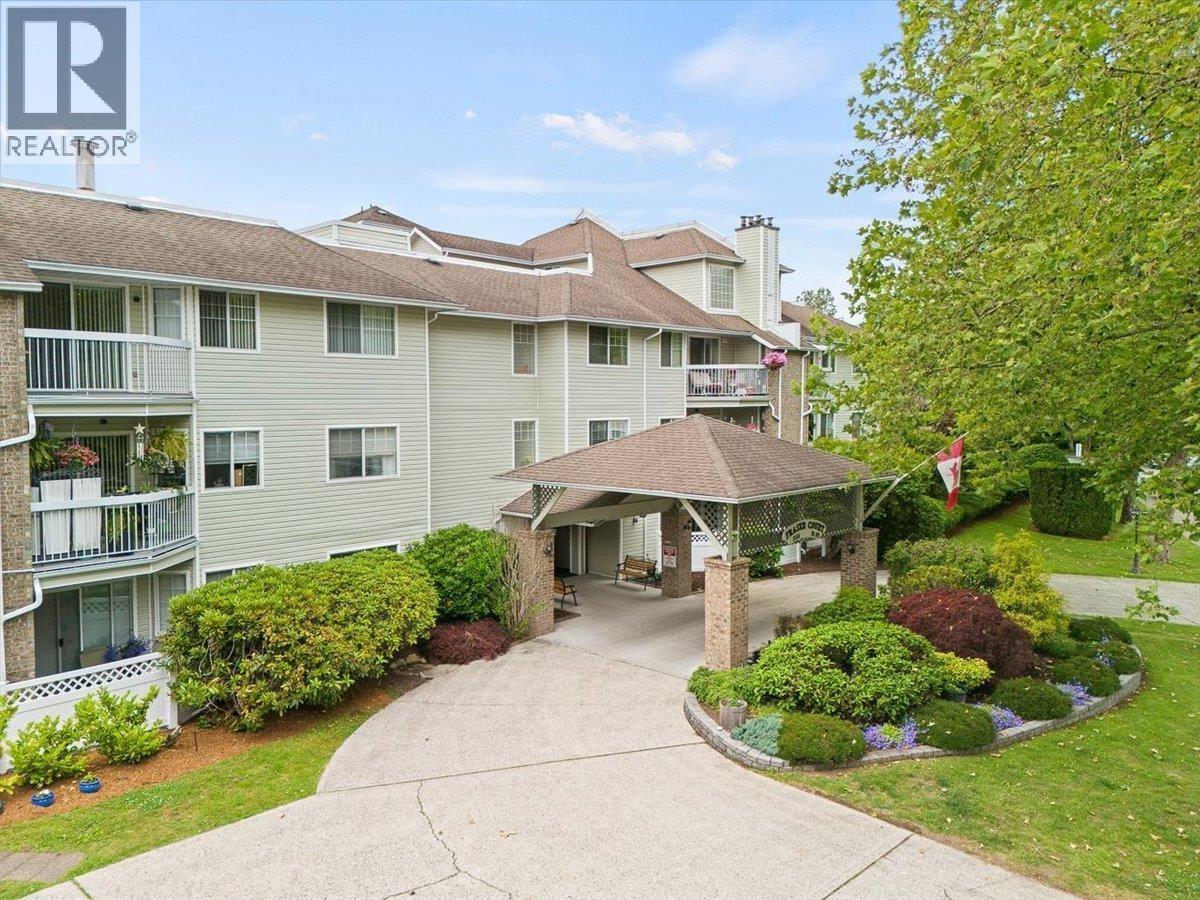 215 22514 116th Avenue, Maple Ridge, British Columbia V2X 0N8 - Photo 1 - R3071877