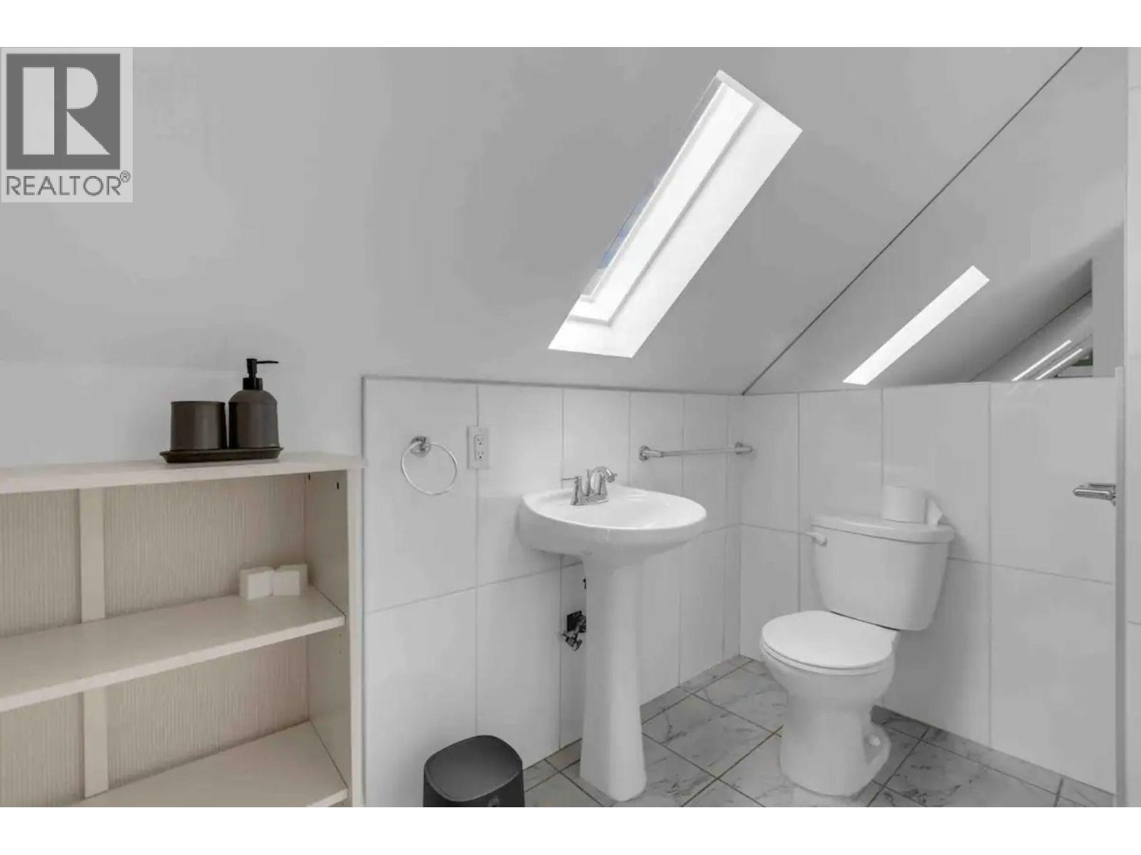 B 1549 Maple Street, Vancouver, British Columbia  V6J 3S2 - Photo 13 - R3071845