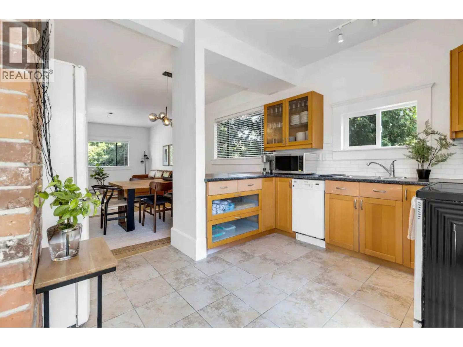 B 1549 Maple Street, Vancouver, British Columbia  V6J 3S2 - Photo 5 - R3071845