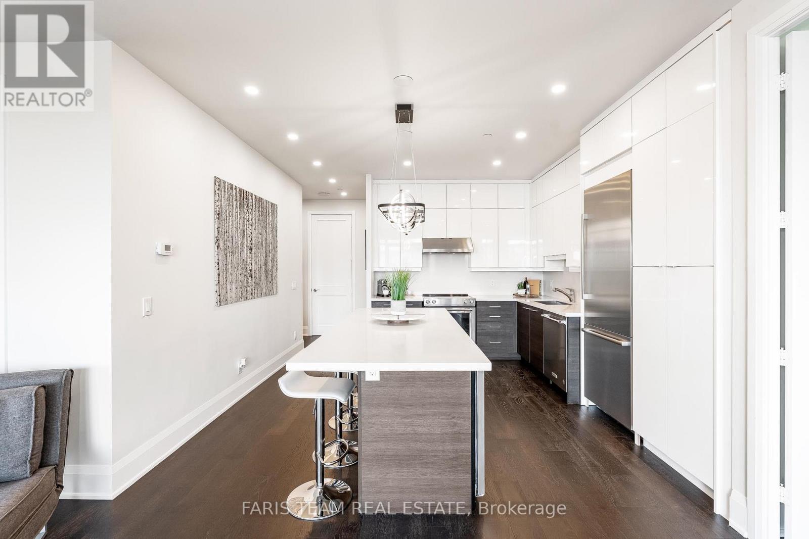 604 - 90 Orchard Point Road, Orillia, Ontario  L3V 8K4 - Photo 3 - S12249221