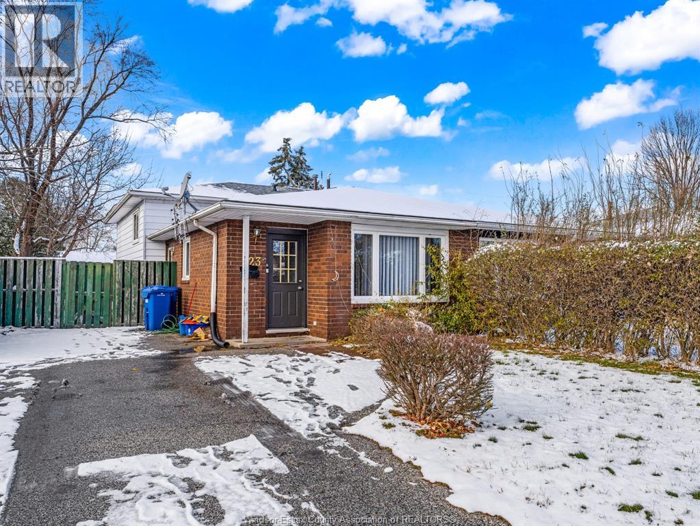 MLS# 25031096: 23 DONALD AVENUE, Leamington, Canada