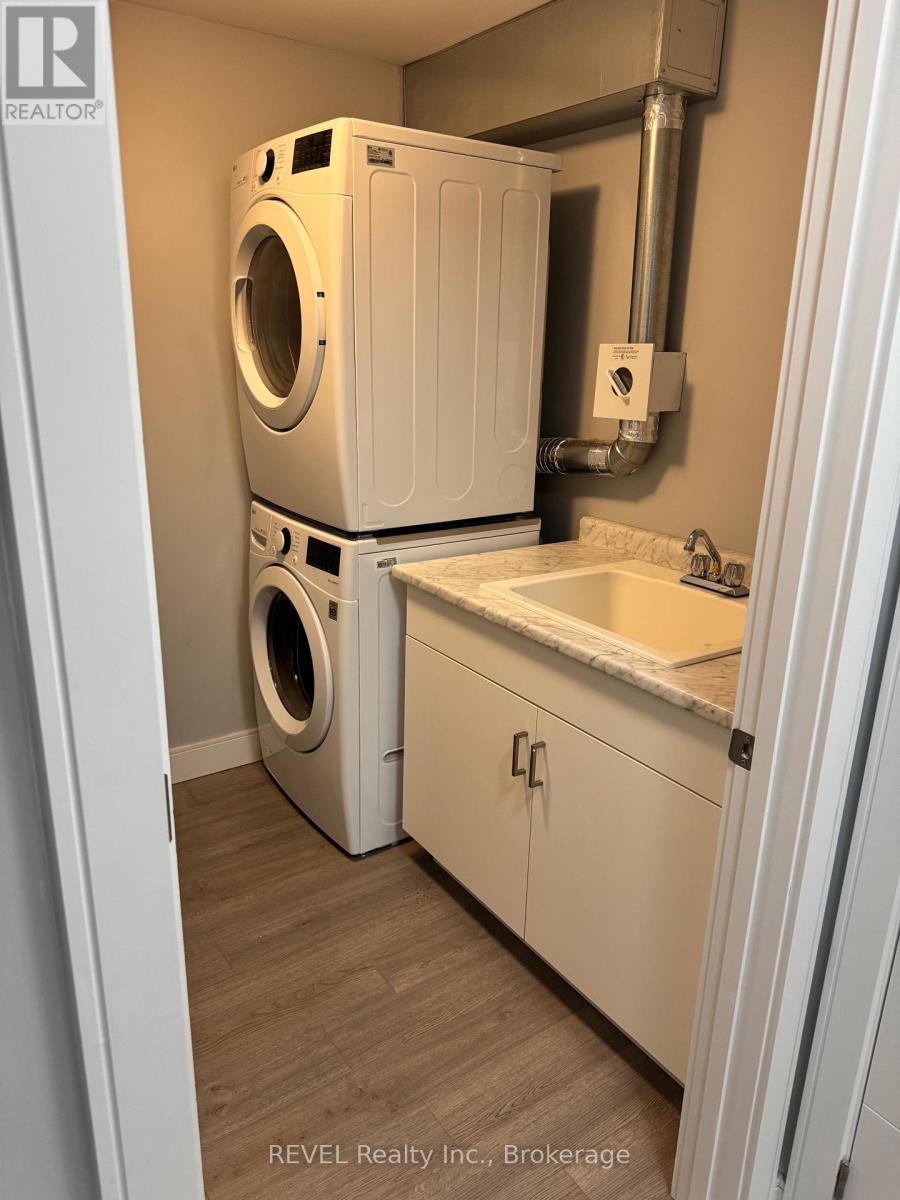 304 - 300g Fourth Avenue, St. Catharines, Ontario  L2S 0E6 - Photo 12 - X12522970