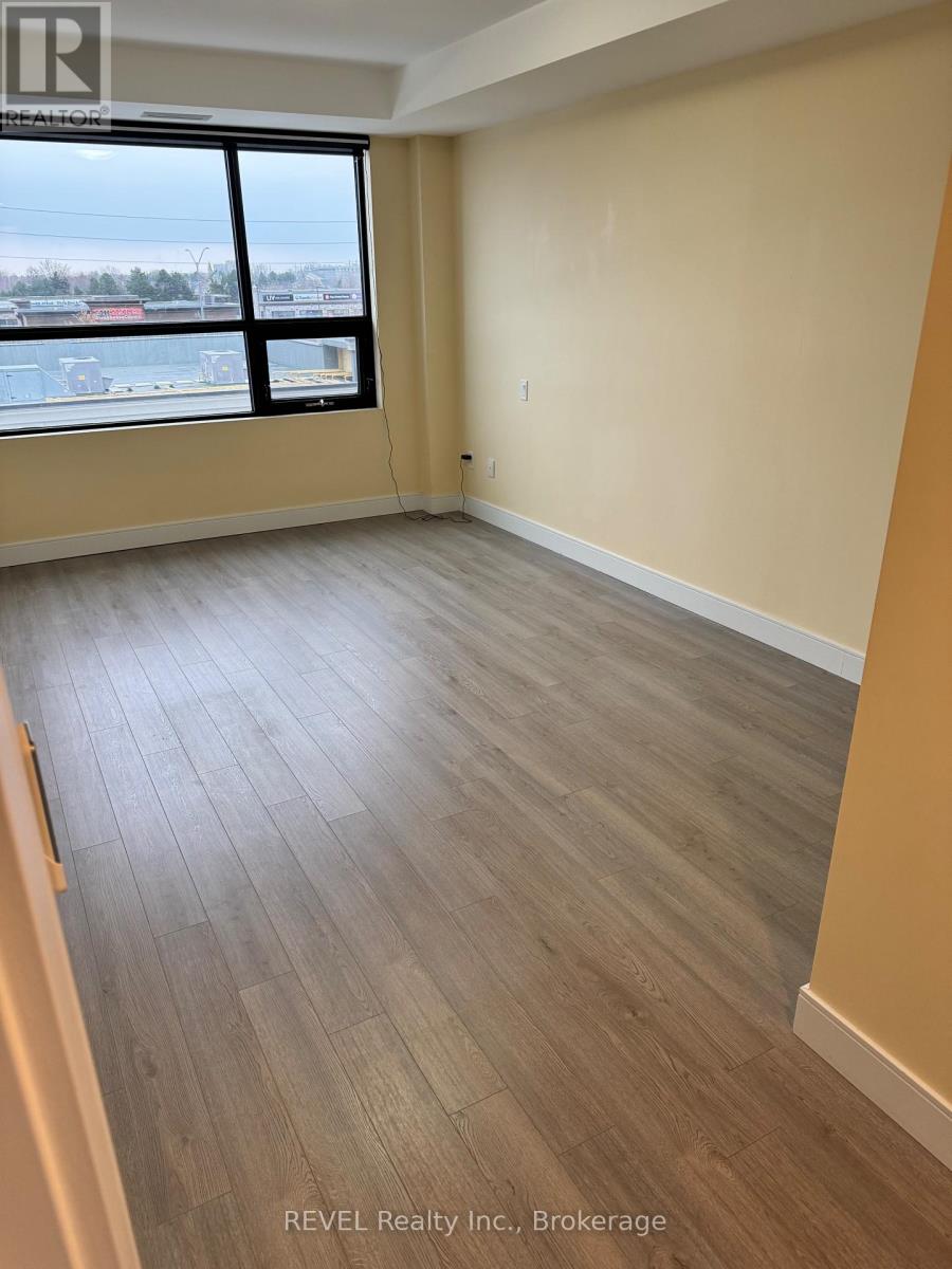 304 - 300g Fourth Avenue, St. Catharines, Ontario  L2S 0E6 - Photo 7 - X12522970