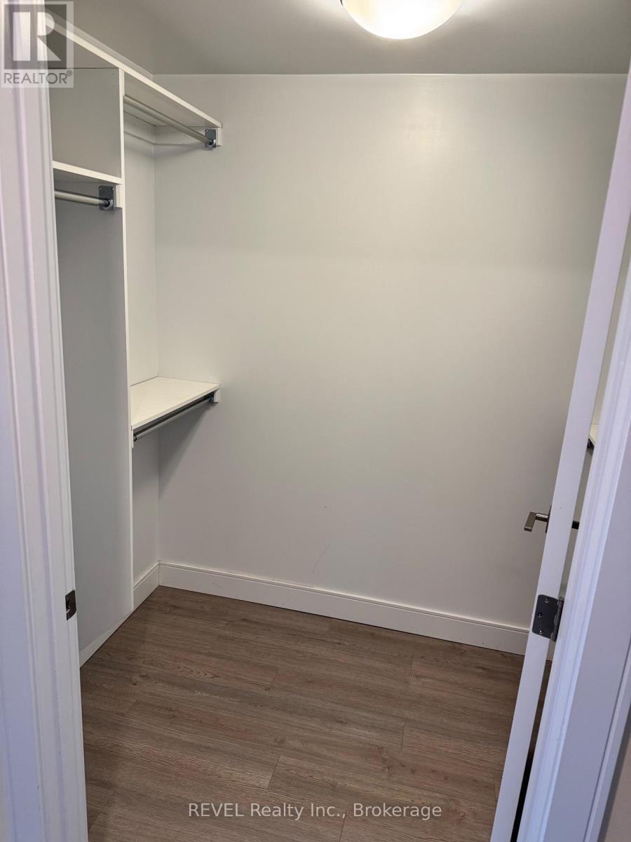 304 - 300g Fourth Avenue, St. Catharines, Ontario  L2S 0E6 - Photo 8 - X12522970