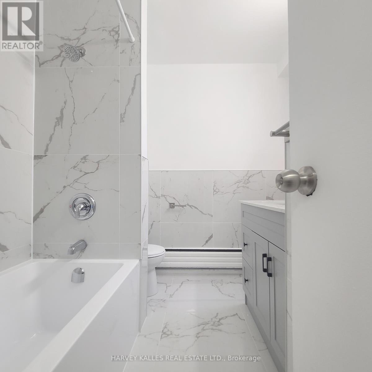 4 - 125 Shelborne Avenue, Toronto, Ontario  M6B 2M8 - Photo 7 - C12598492