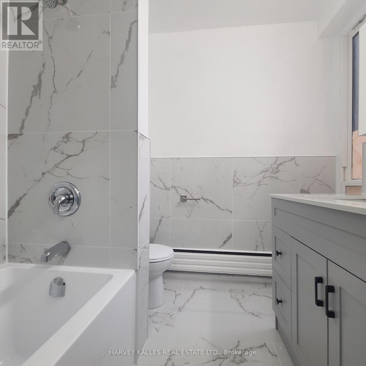 4 - 125 Shelborne Avenue, Toronto, Ontario  M6B 2M8 - Photo 8 - C12598492