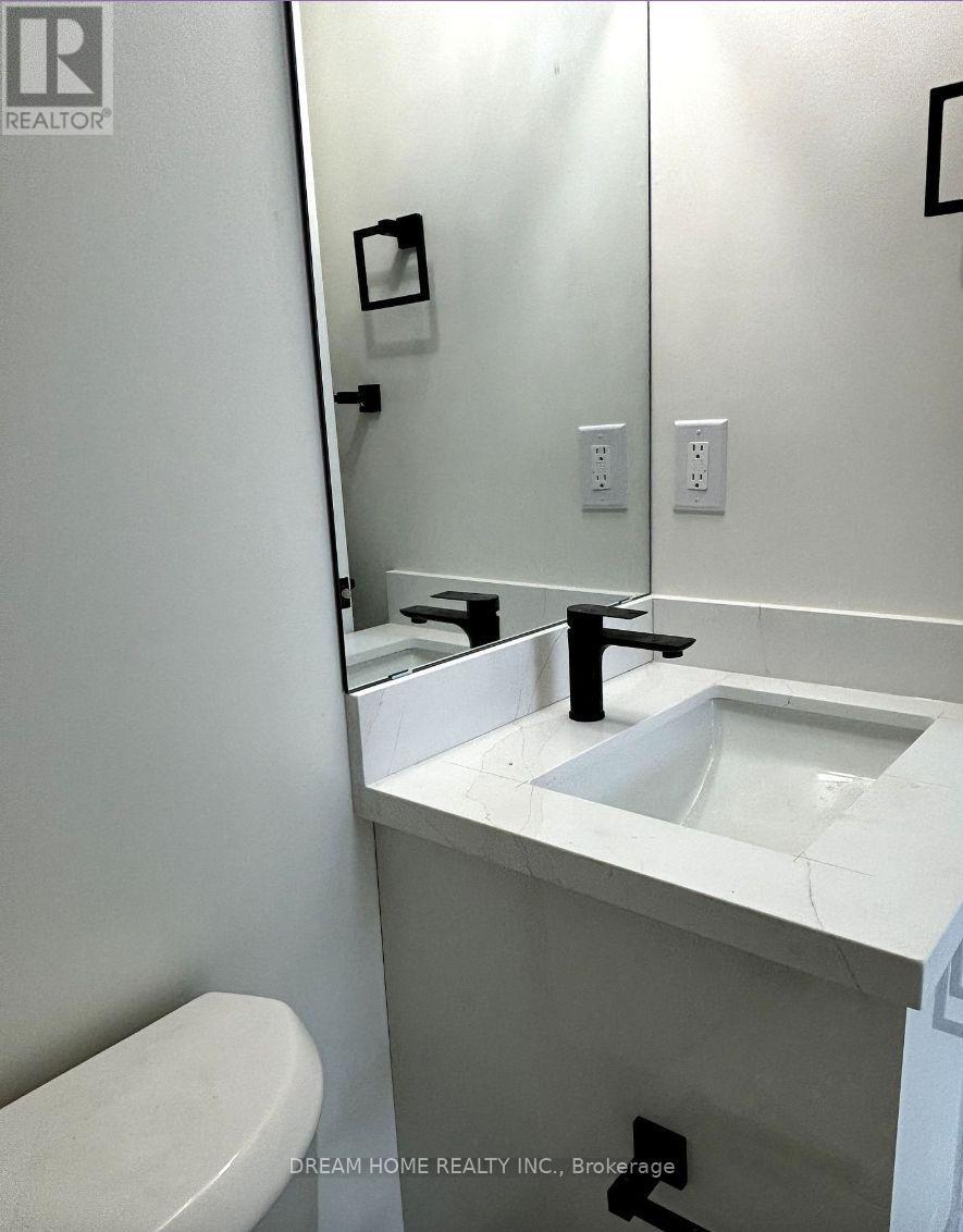 101 - 643 Bathurst Street, Toronto (Kensington-Chinatown), Ontario  M5S 2R2 - Photo 8 - C12598516