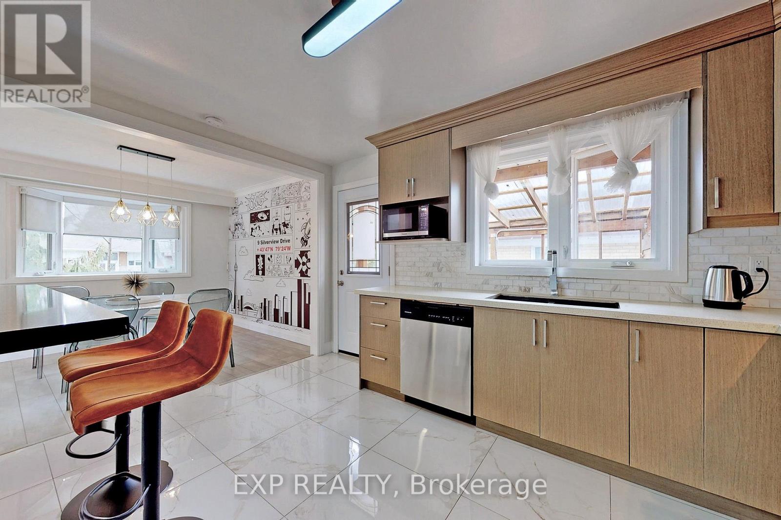 Main - 9 Silverview Drive, Toronto, Ontario  M2M 2B2 - Photo 14 - C12598522