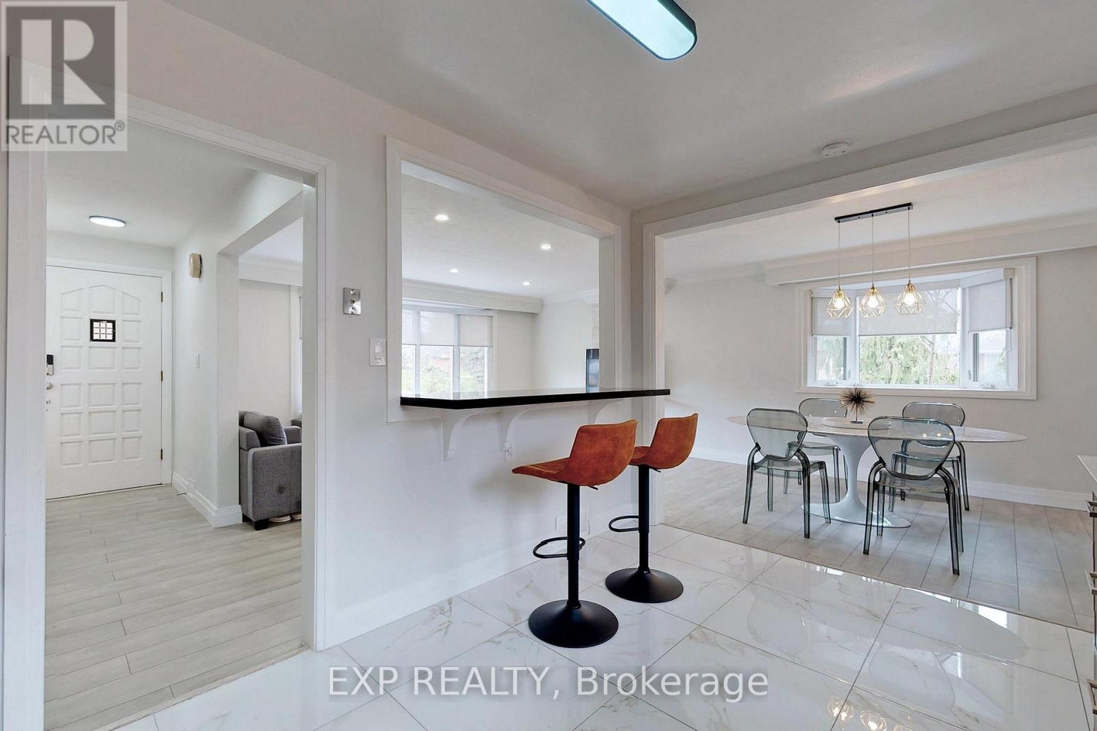 Main - 9 Silverview Drive, Toronto, Ontario  M2M 2B2 - Photo 15 - C12598522