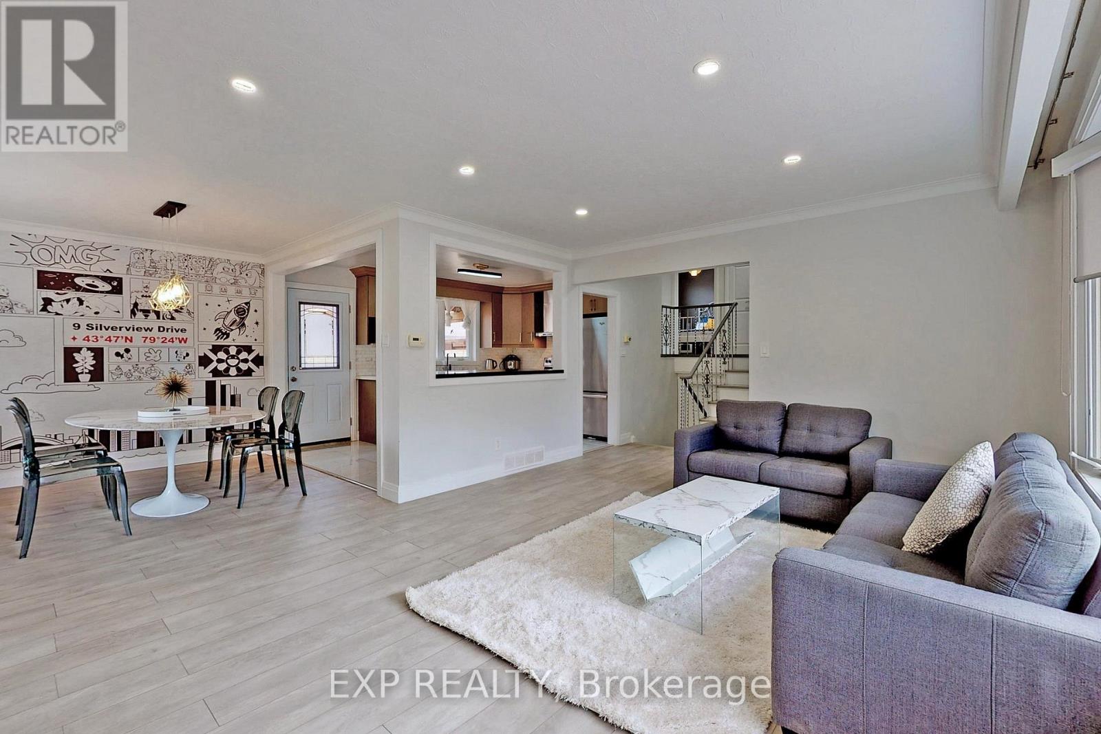 Main - 9 Silverview Drive, Toronto, Ontario  M2M 2B2 - Photo 6 - C12598522