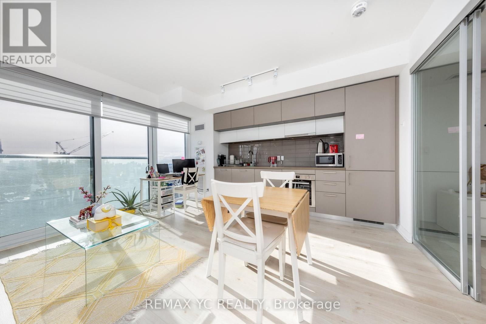 1811 - 99 Foxbar Road, Toronto, Ontario  M4V 0B2 - Photo 2 - C12598550