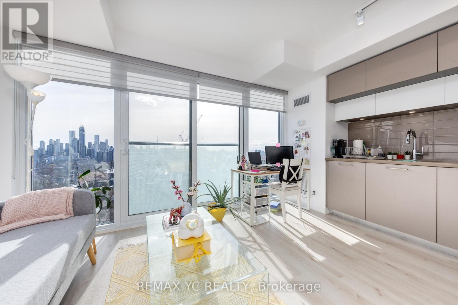 1811 - 99 Foxbar Road, Toronto, Ontario  M4V 0B2 - Photo 3 - C12598550