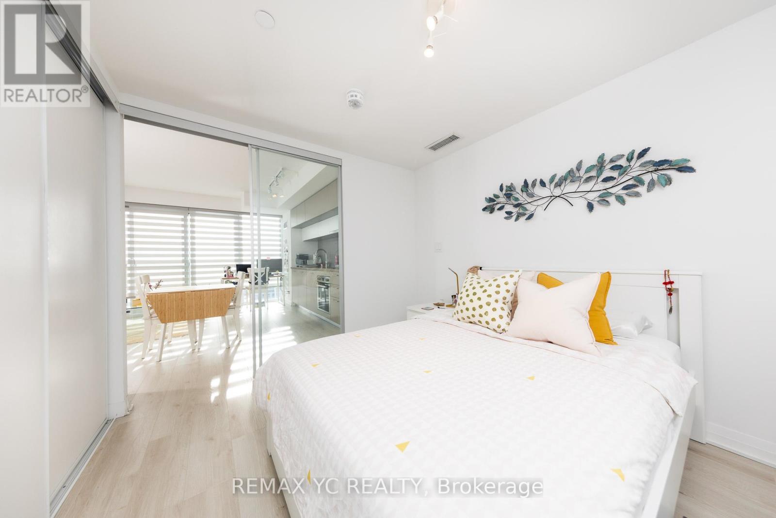 1811 - 99 Foxbar Road, Toronto, Ontario  M4V 0B2 - Photo 8 - C12598550