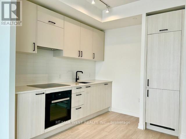 1218 - 1 Quarrington Lane, Toronto, Ontario  M3C 0S4 - Photo 3 - C12598584