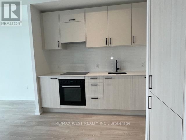 1218 - 1 Quarrington Lane, Toronto, Ontario  M3C 0S4 - Photo 4 - C12598584