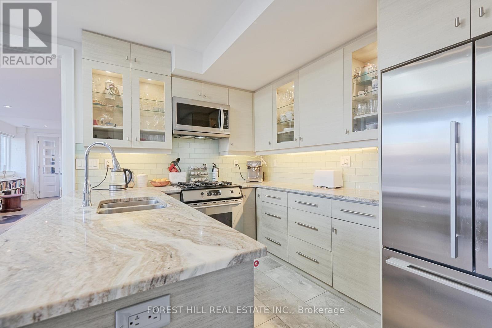 59 Barton Avenue, Toronto (Annex), Ontario  M6G 1P5 - Photo 8 - C12598596