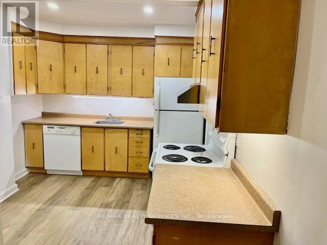 2 - 100 George Henry Boulevard, Toronto (Henry Farm), Ontario  M2J 1E7 - Photo 4 - C12598608