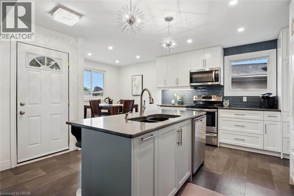 10 Villa Court, Hamilton, Ontario  L8W 1M2 - Photo 3 - 40782462