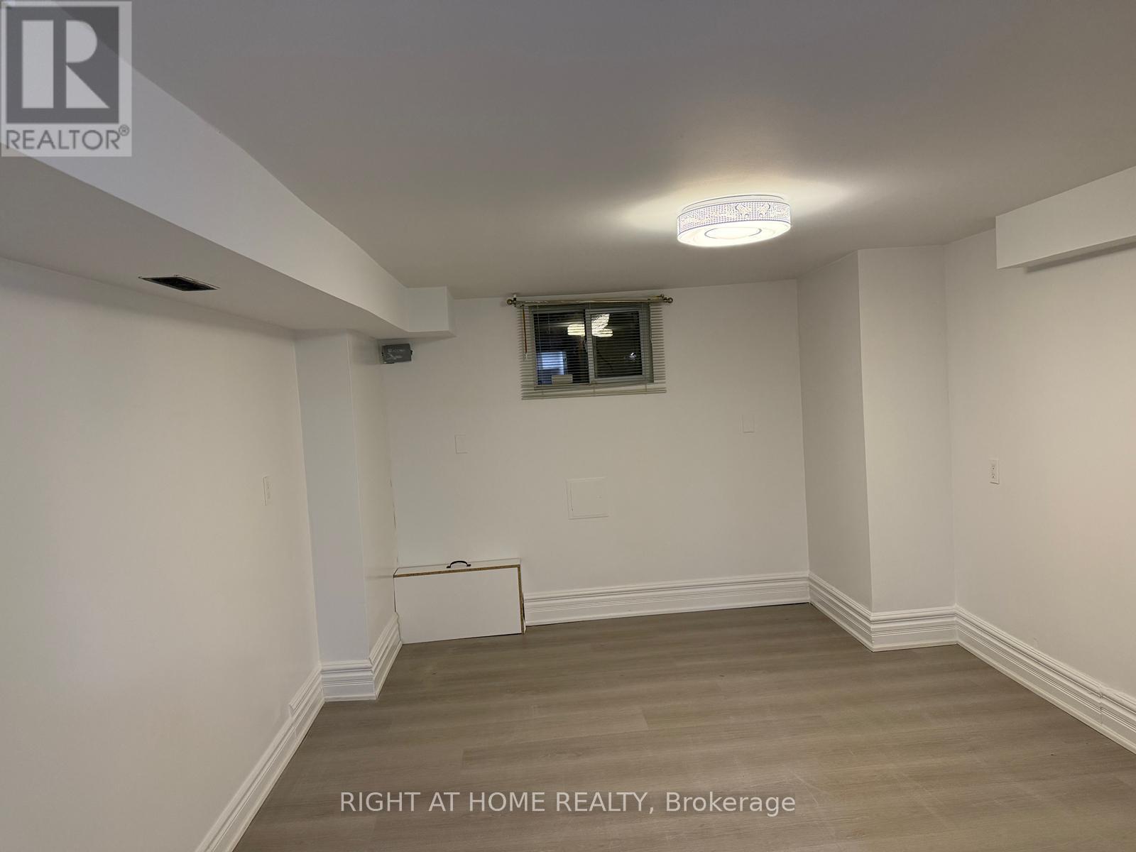 2913 Kingston Road, Toronto, Ontario  M1M 1N6 - Photo 10 - E12598502