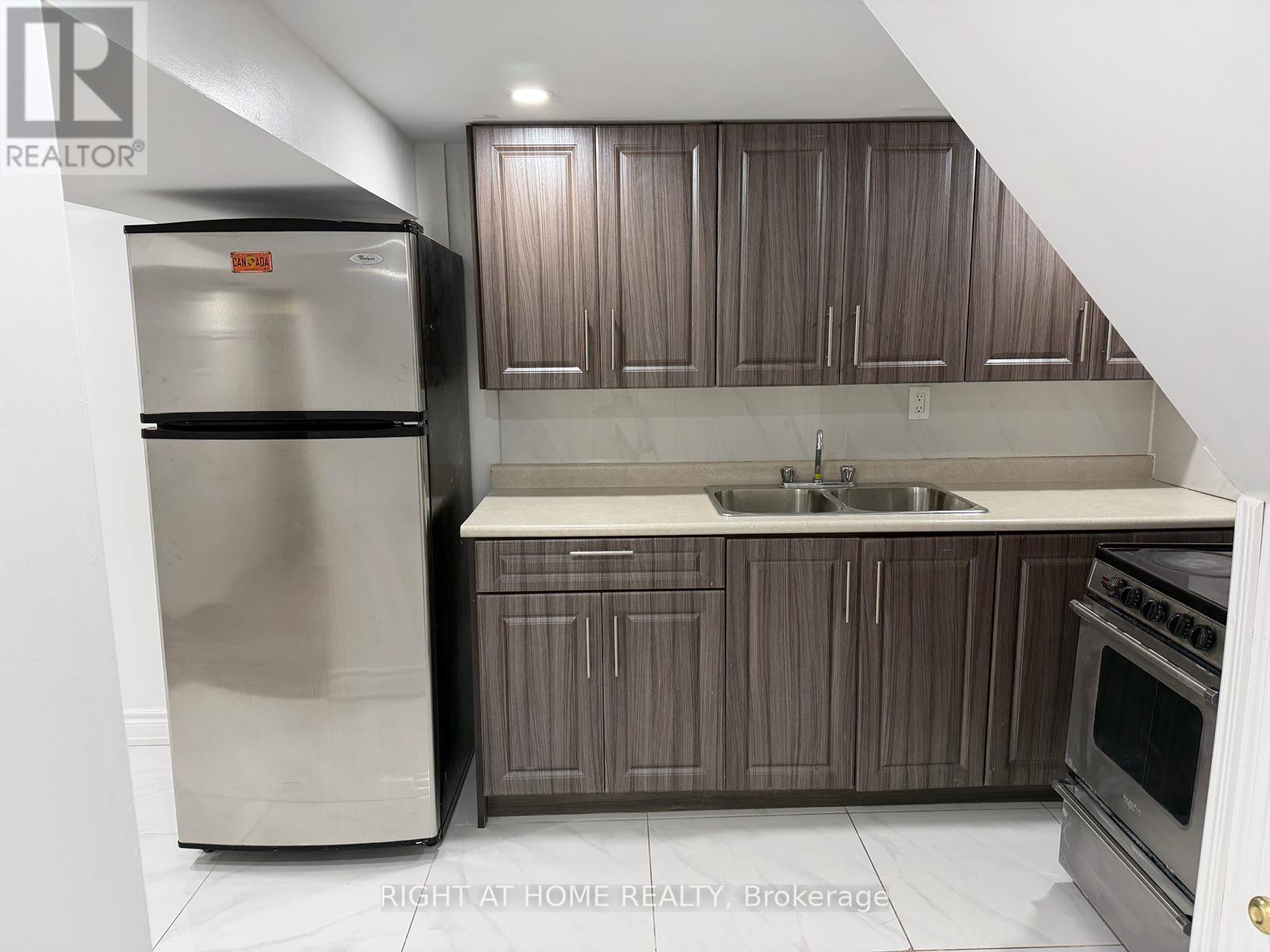 2913 Kingston Road, Toronto, Ontario  M1M 1N6 - Photo 4 - E12598502