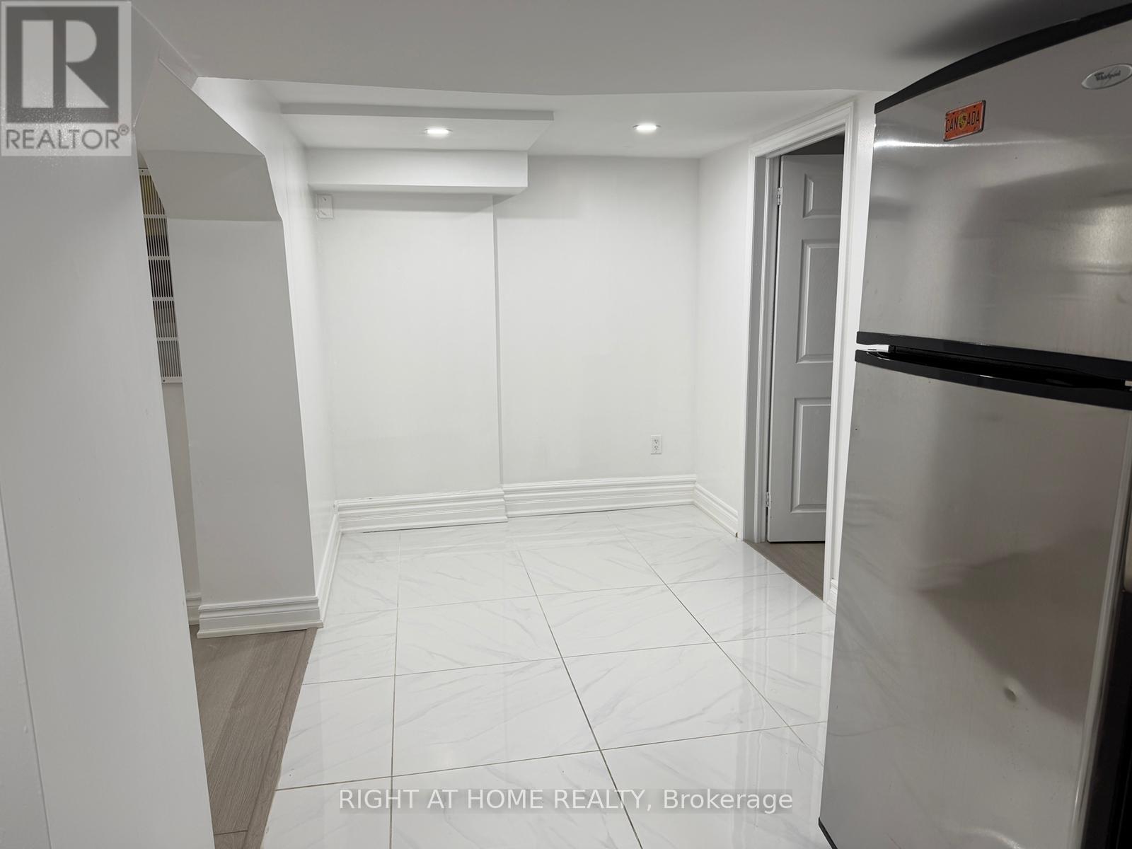 2913 Kingston Road, Toronto, Ontario  M1M 1N6 - Photo 5 - E12598502