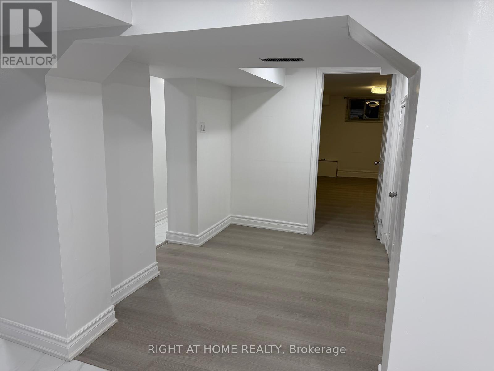 2913 Kingston Road, Toronto, Ontario  M1M 1N6 - Photo 8 - E12598502