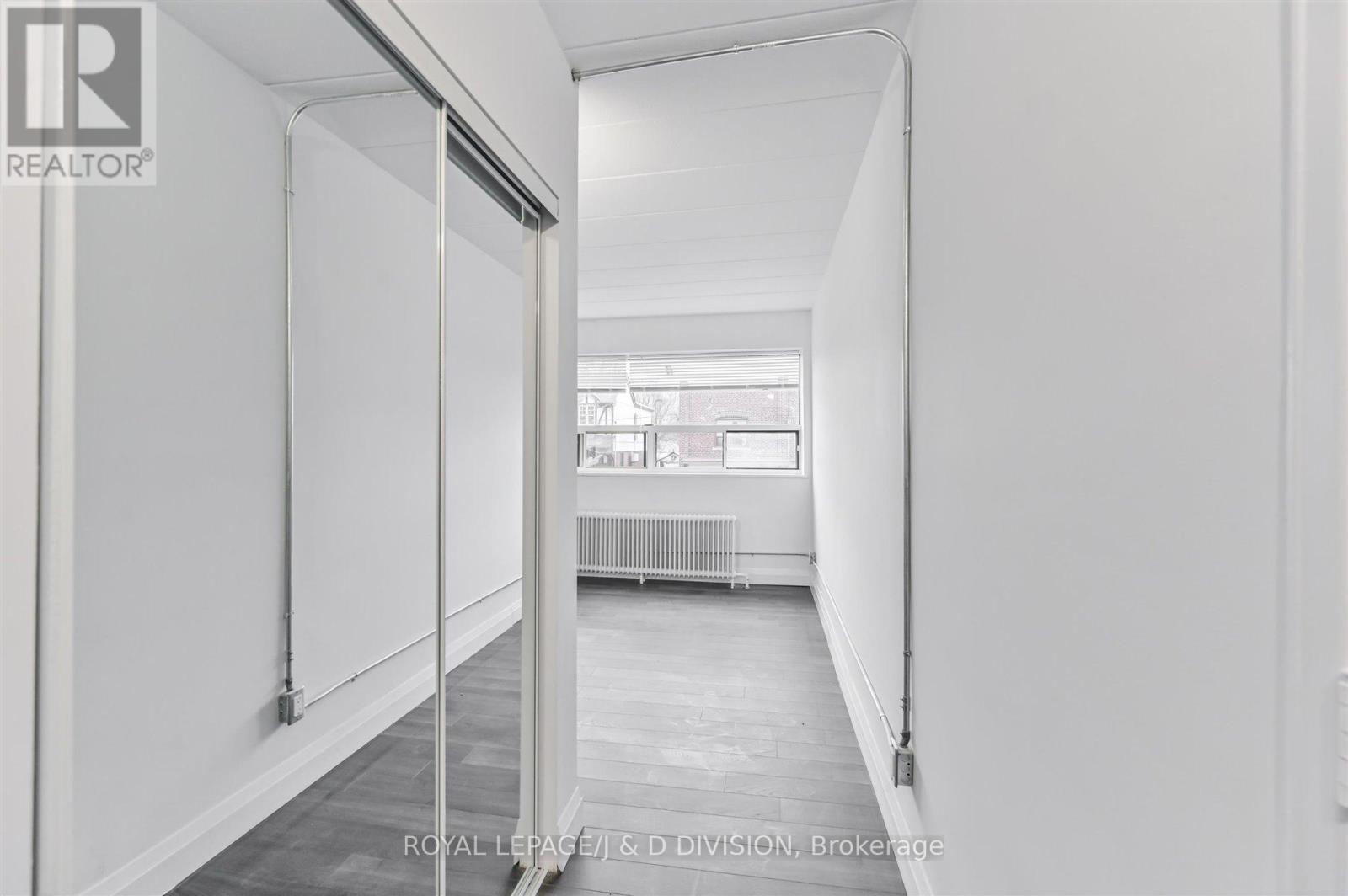 201 - 325 Sammon Avenue, Toronto, Ontario  M4J 2A1 - Photo 4 - E12598534