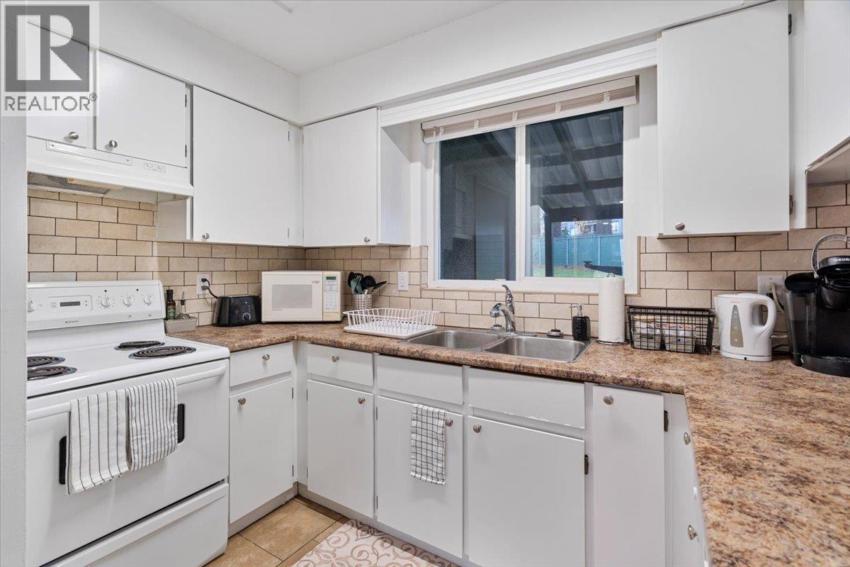 663-665 Harrison Avenue, Coquitlam, British Columbia  V3J 3Z6 - Photo 11 - R3055622