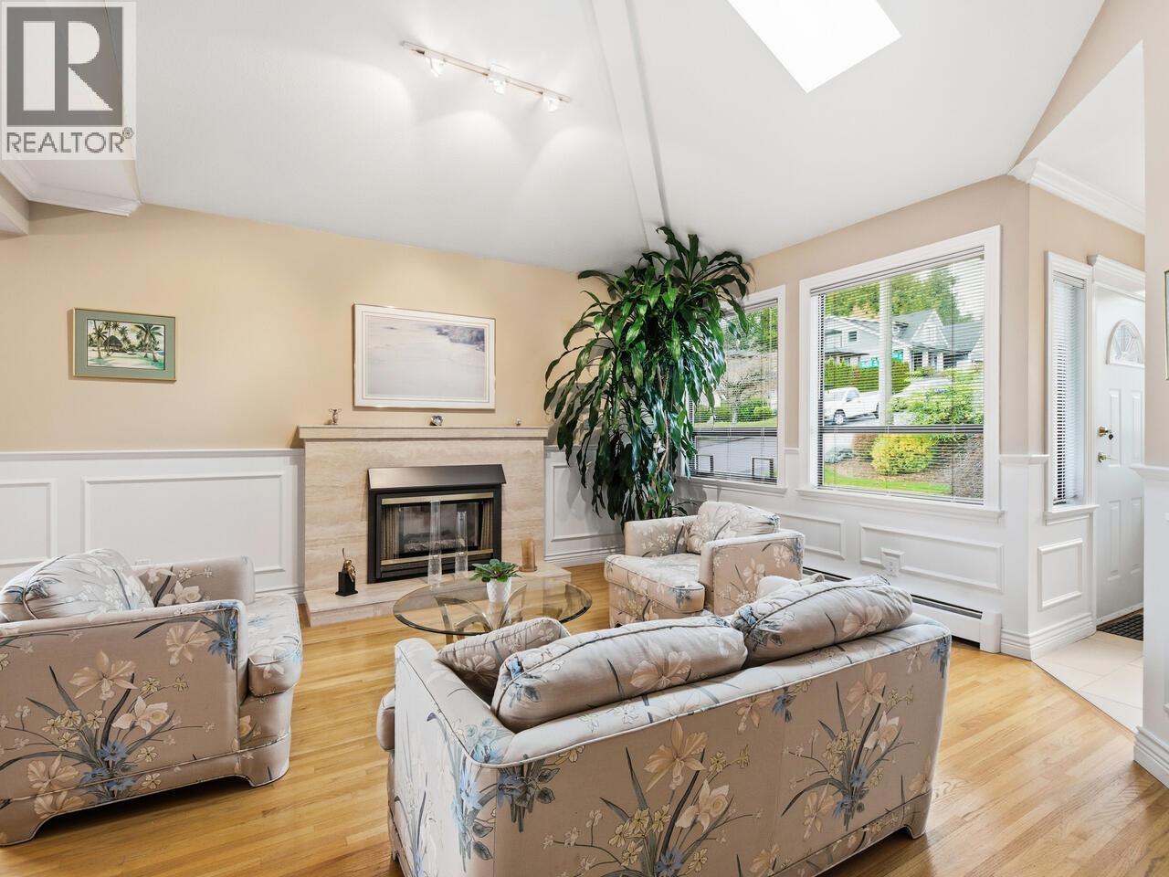 5104 Mckee Street, Burnaby, British Columbia  V5J 2T4 - Photo 8 - R3071865