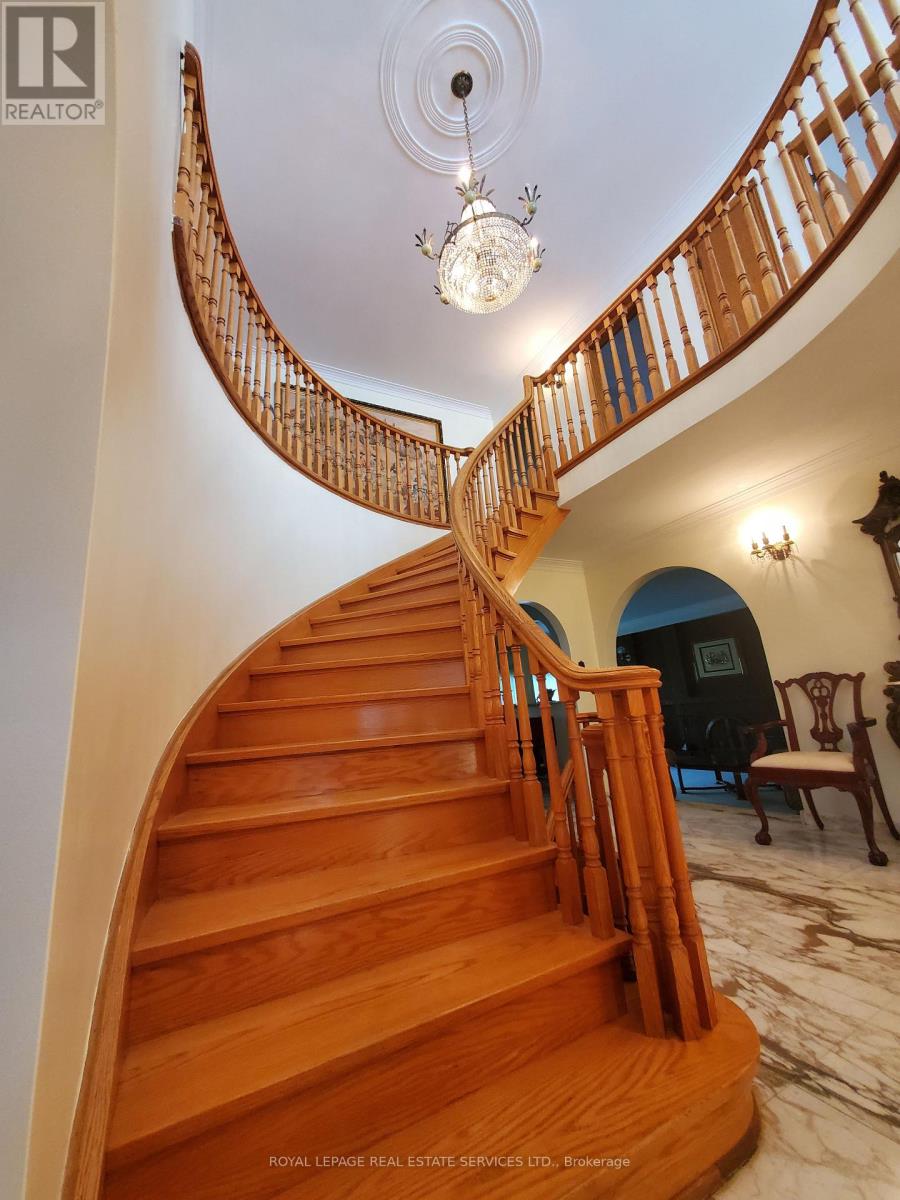 44 Wigwoss Drive, Vaughan, Ontario  L4L 2P8 - Photo 10 - N12598496