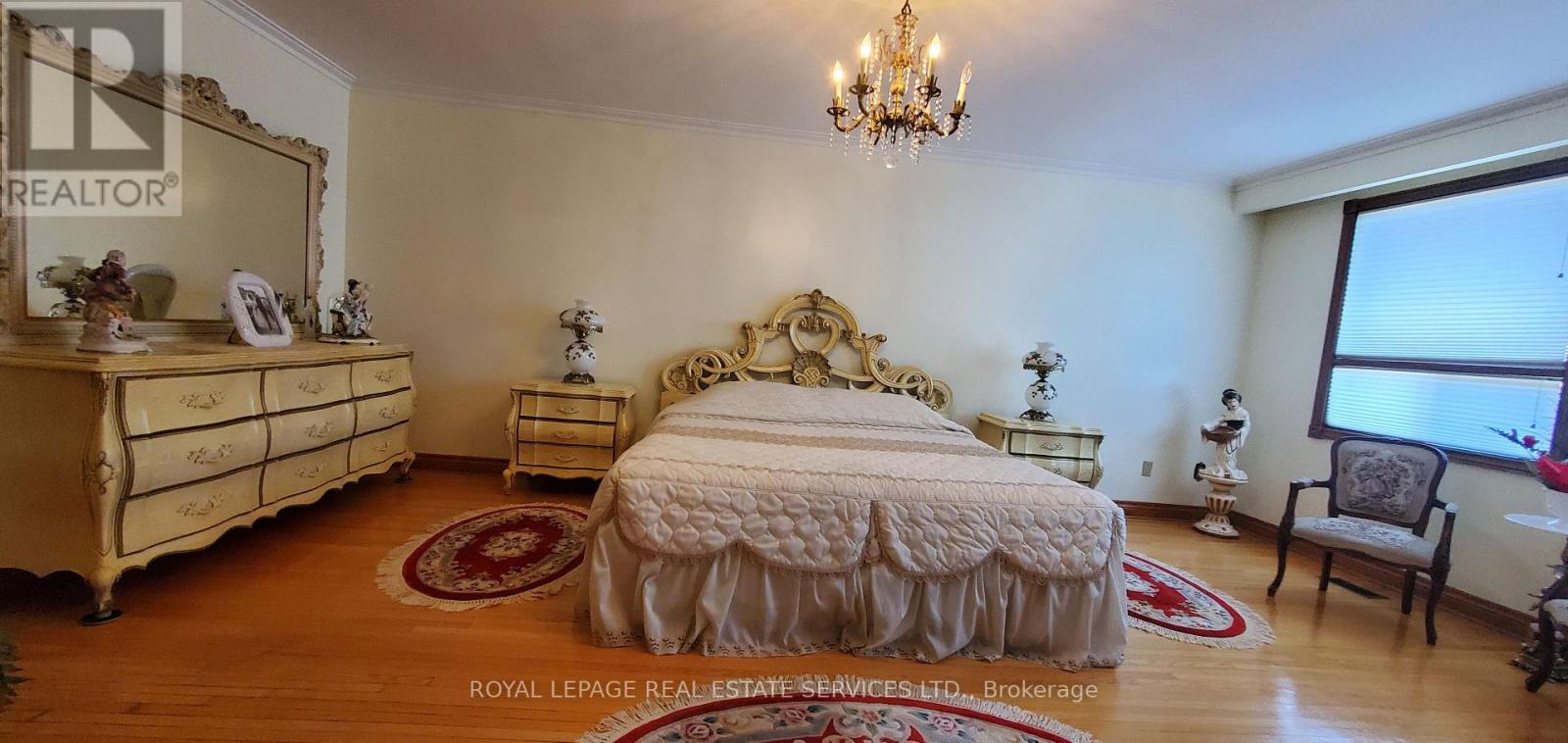 44 Wigwoss Drive, Vaughan, Ontario  L4L 2P8 - Photo 11 - N12598496