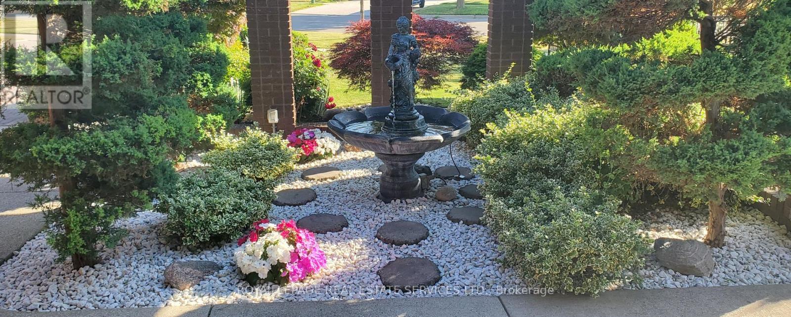 44 Wigwoss Drive, Vaughan, Ontario  L4L 2P8 - Photo 3 - N12598496