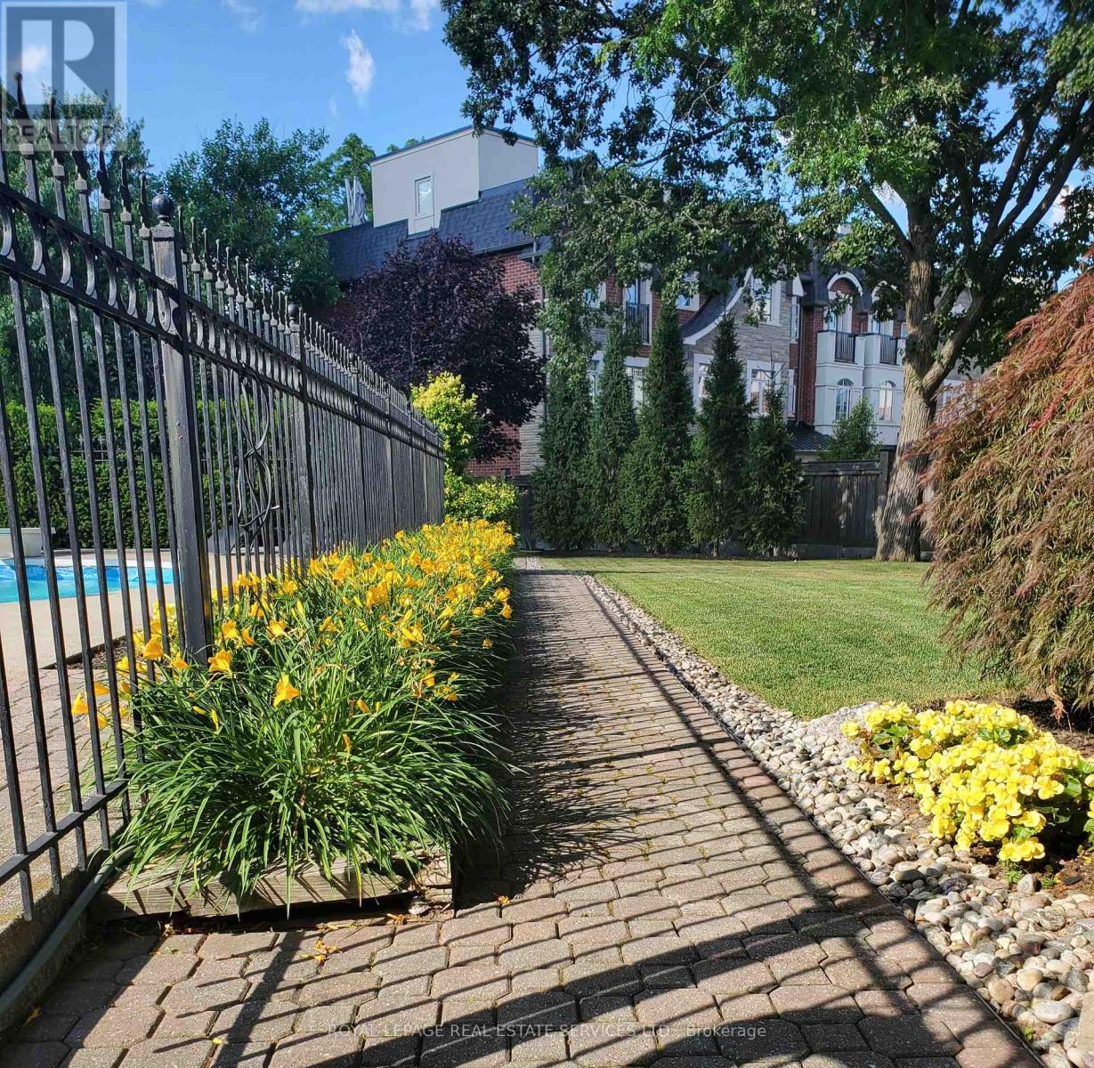 44 Wigwoss Drive, Vaughan, Ontario  L4L 2P8 - Photo 40 - N12598496