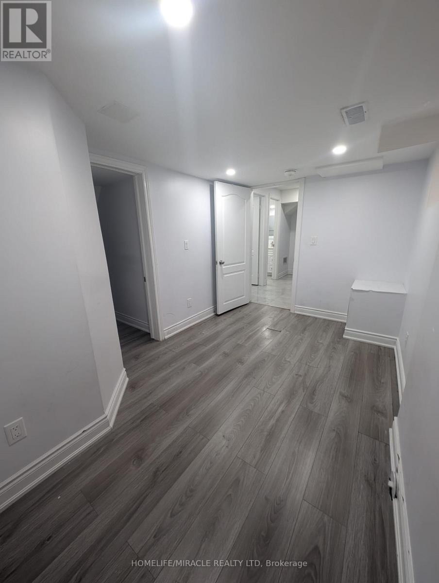 Lower - 67 Herdwick Street, Brampton, Ontario  L6S 6L6 - Photo 9 - W12544770