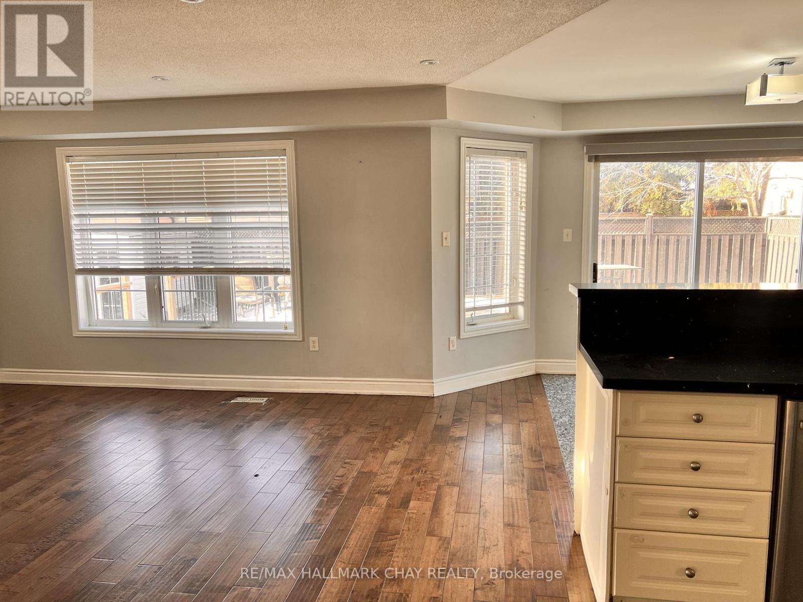 2 Southbend Drive S, Brampton (Snelgrove), Ontario  L7A 1J4 - Photo 11 - W12598498