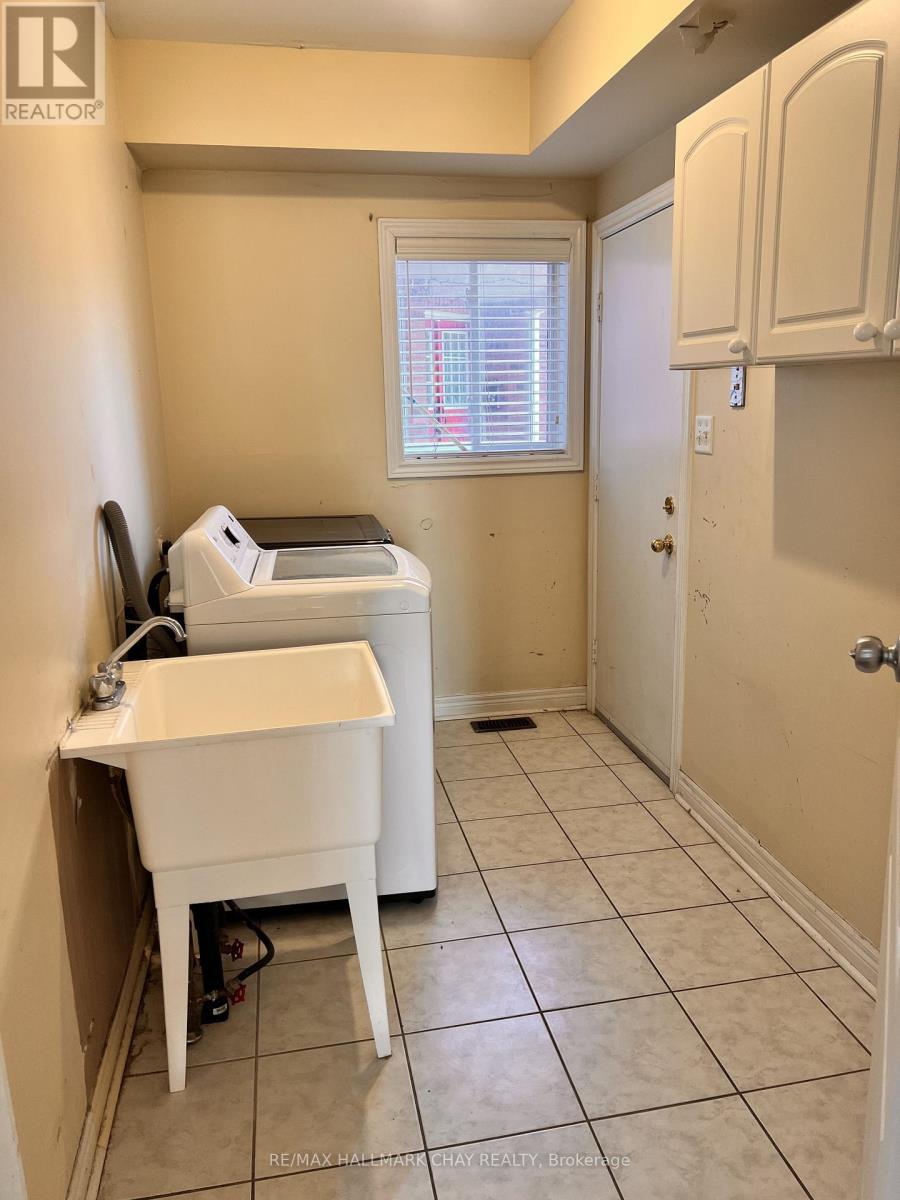 2 Southbend Drive S, Brampton (Snelgrove), Ontario  L7A 1J4 - Photo 16 - W12598498