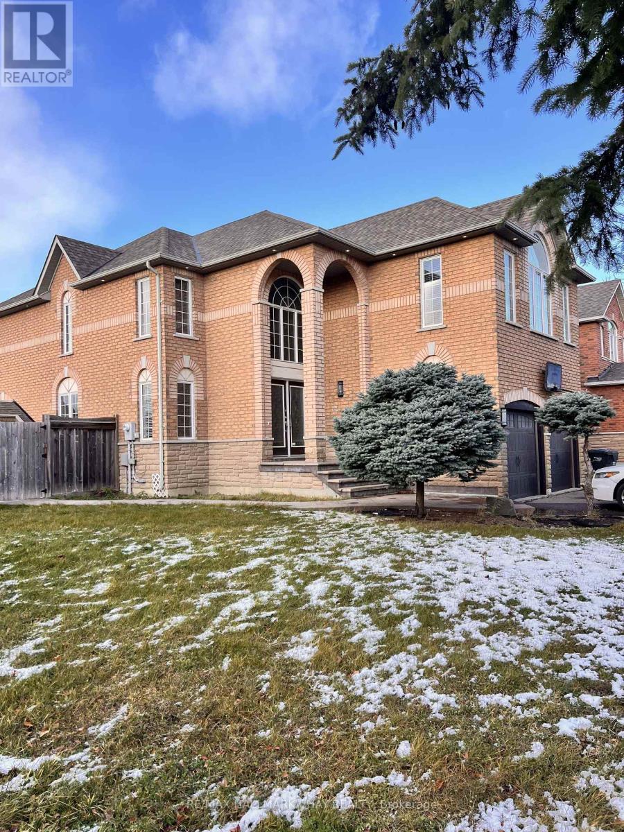 2 Southbend Drive S, Brampton (Snelgrove), Ontario  L7A 1J4 - Photo 2 - W12598498