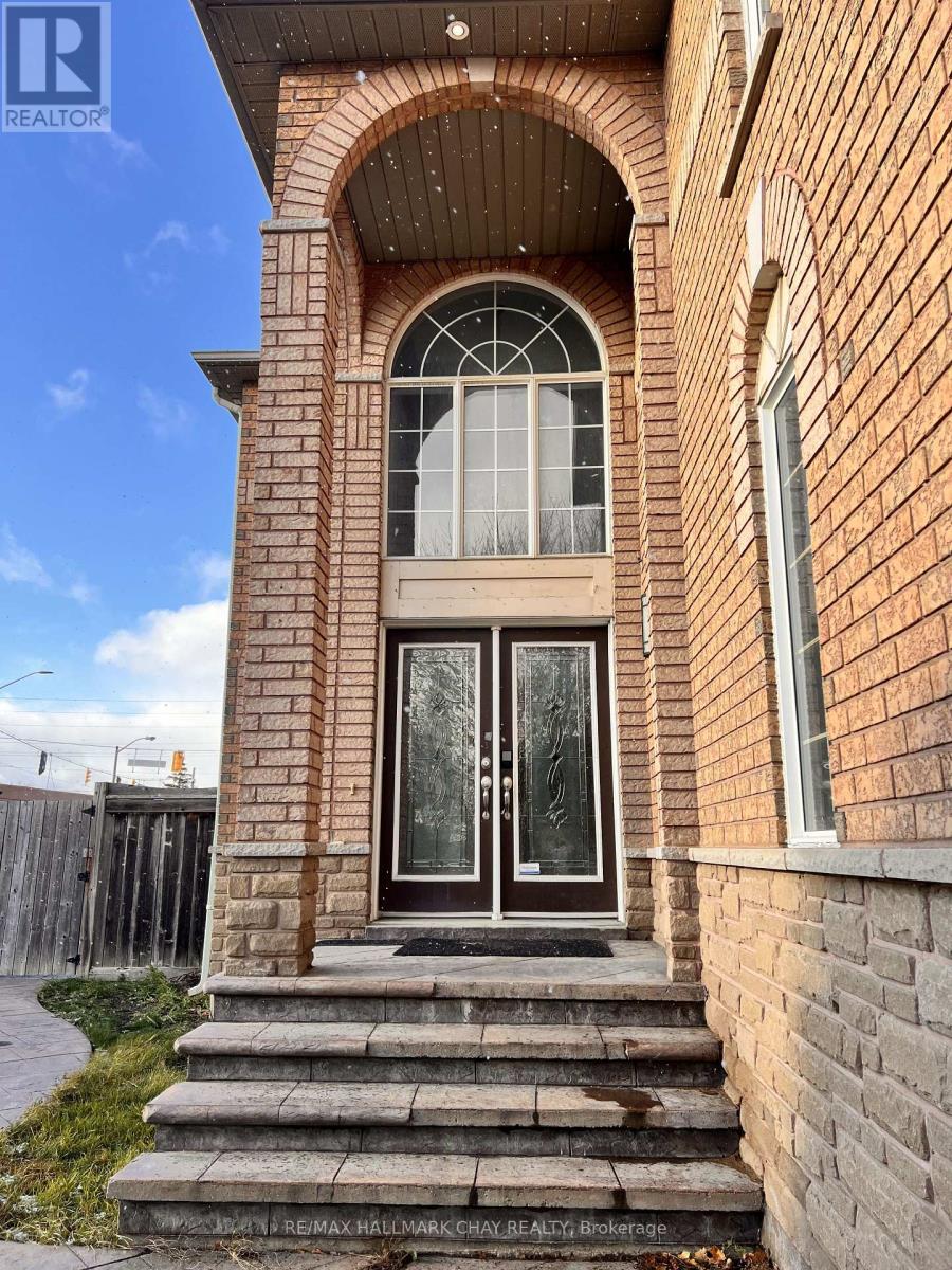 2 Southbend Drive S, Brampton (Snelgrove), Ontario  L7A 1J4 - Photo 3 - W12598498