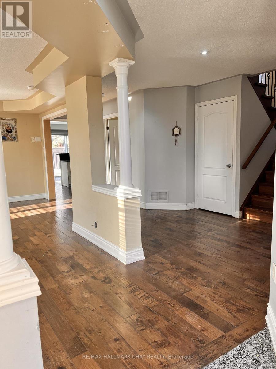 2 Southbend Drive S, Brampton (Snelgrove), Ontario  L7A 1J4 - Photo 5 - W12598498