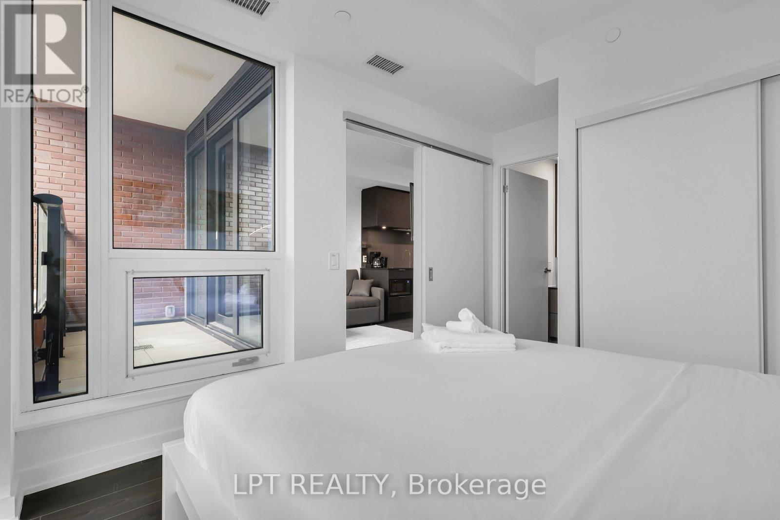 223 - 28 Ann Street, Mississauga, Ontario  L5G 0E1 - Photo 11 - W12598528