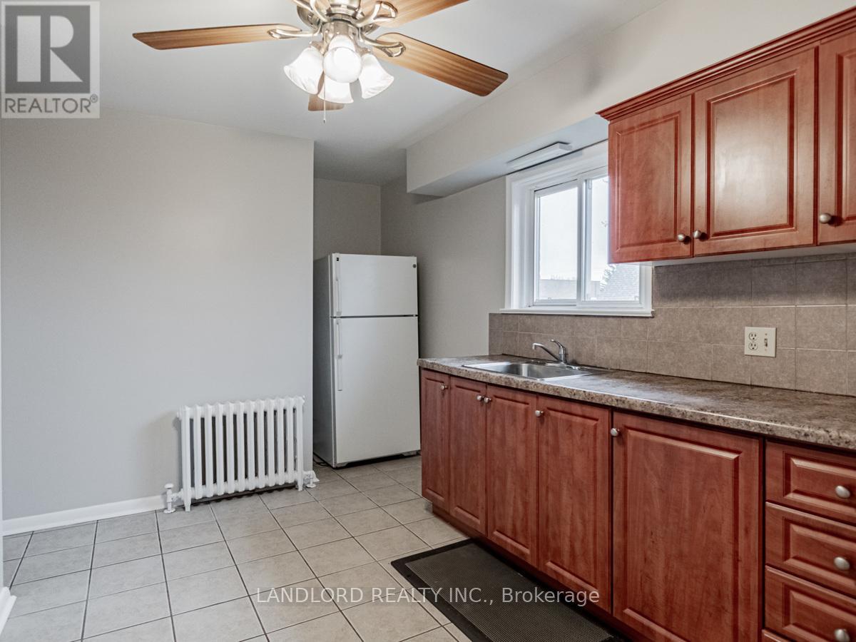 Main - 65 Fairfield Avenue, Toronto, Ontario  M8W 1R6 - Photo 6 - W12598566