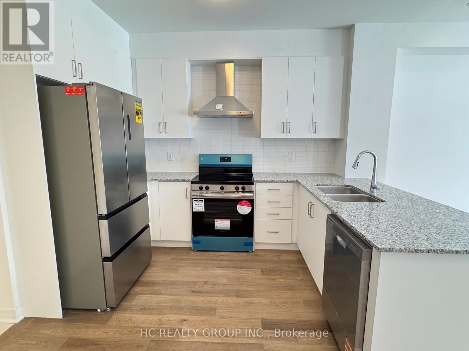 3219 Crystal Drive, Oakville, Ontario  L6M 5S8 - Photo 6 - W12598580