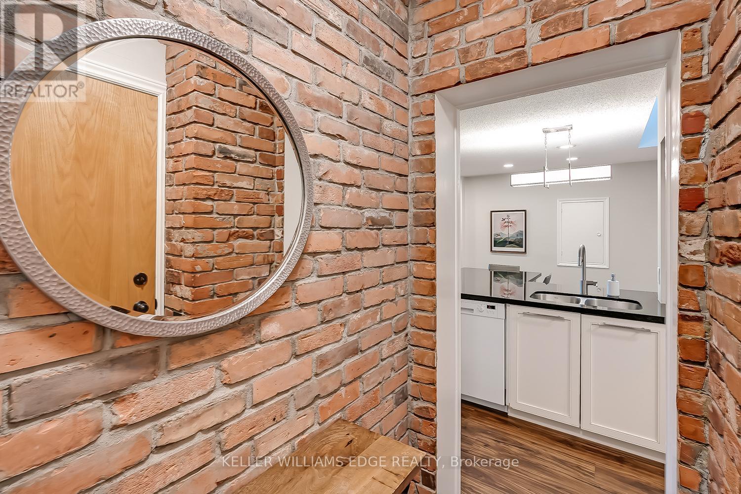 6 - 432 Burlington Avenue, Burlington, Ontario  L7S 1R4 - Photo 4 - W12598588