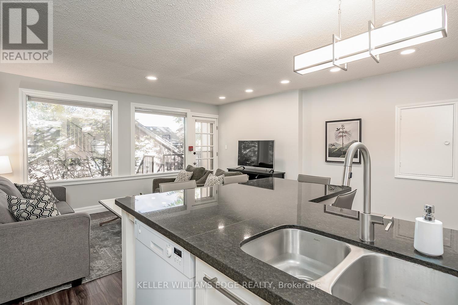 6 - 432 Burlington Avenue, Burlington, Ontario  L7S 1R4 - Photo 7 - W12598588