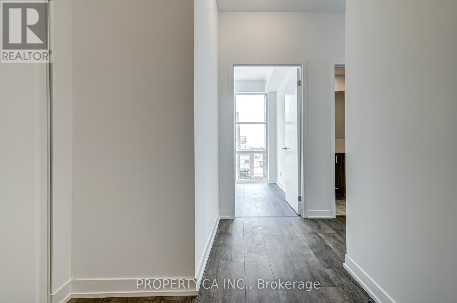 1004 - 1787 St Clair Avenue W, Toronto, Ontario  M6N 1J3 - Photo 5 - W12598604