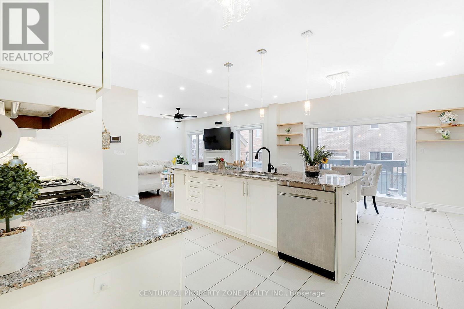 25 Selsdon Street, Brampton, Ontario L6X 3C4 - Photo 10 - W12598610